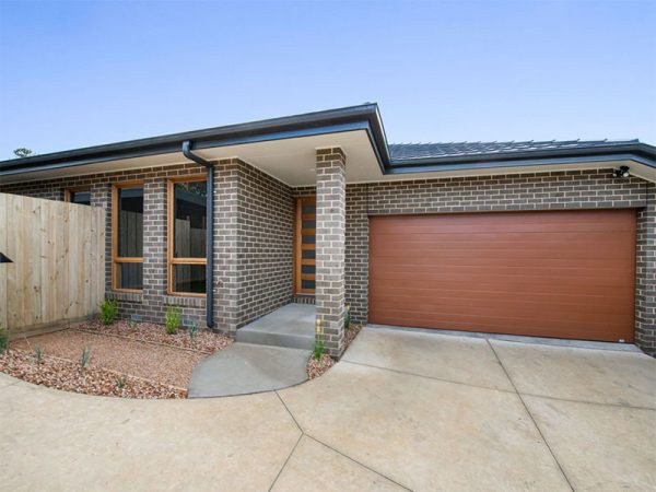 3 Bedroom House Lilydale - Front of House